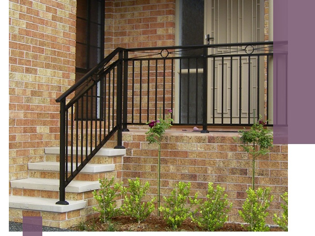 Уличные перила из металла под ключ в Карабулаке